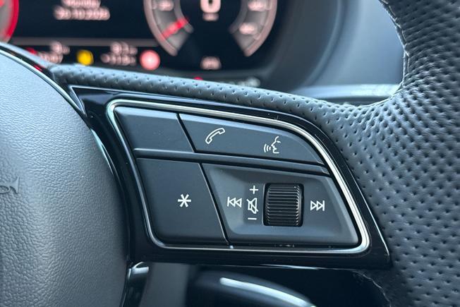 AUDI Q2 Photo 17