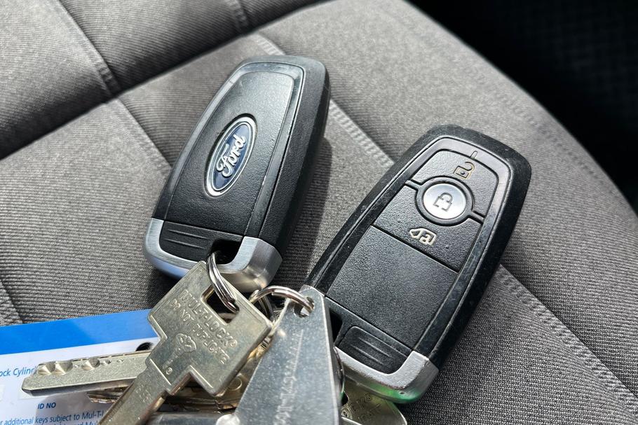 Used FORD TRANSIT CONNECT WU69ZDR 31