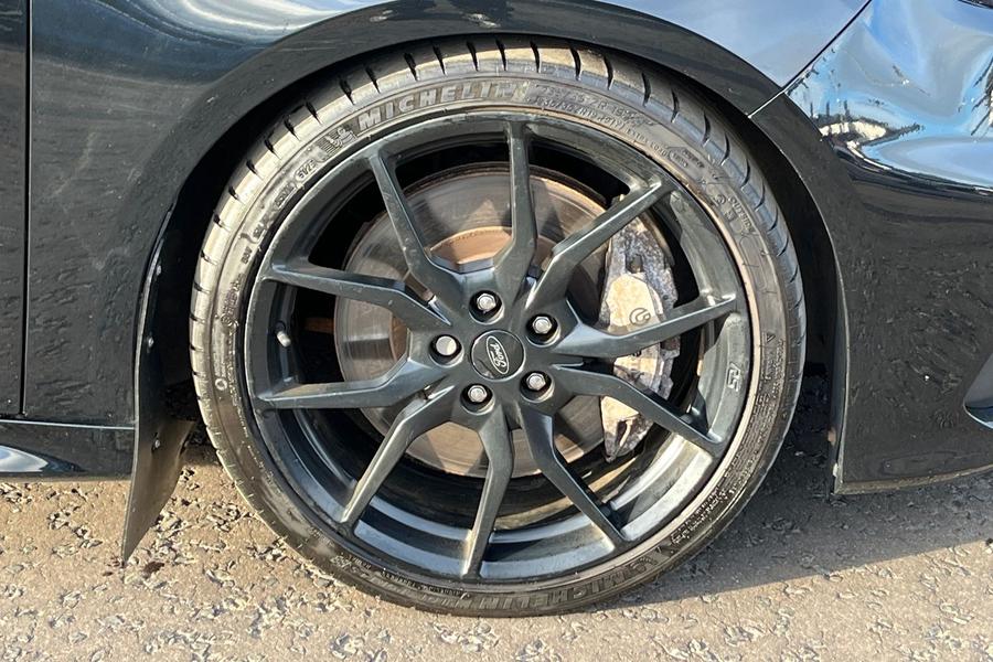 Ford FOCUS RS Photo autoimg-b12e8259edebfb9d69a538fd4adc8aa4bc527576.jpg