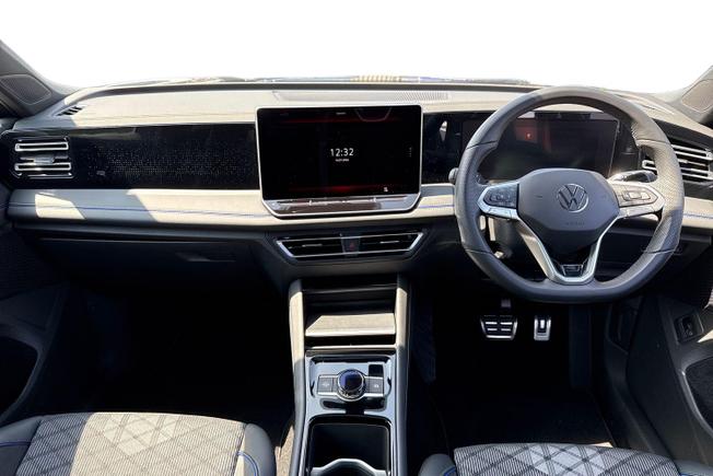 VOLKSWAGEN Tiguan Photo 10