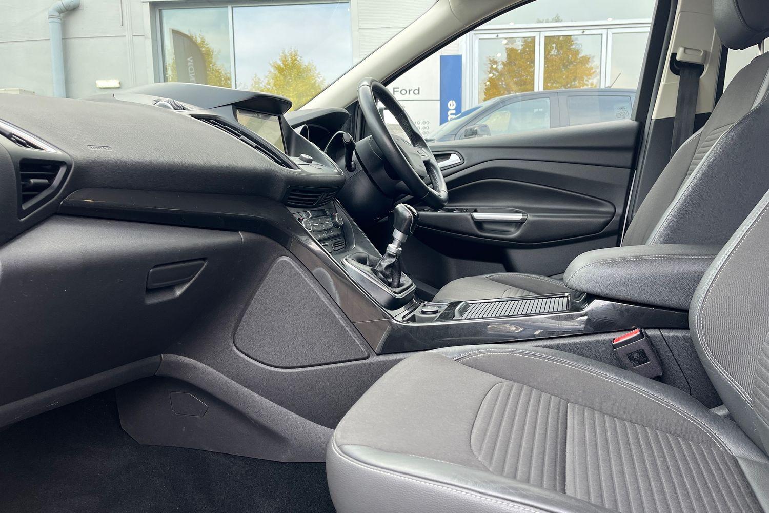 Ford KUGA Photo 17