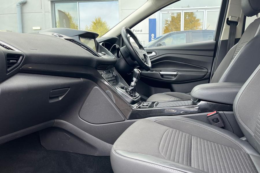 Ford KUGA Photo autoimg-b12f547fff6c335f1f53ca07c64518dbf016df43.jpg