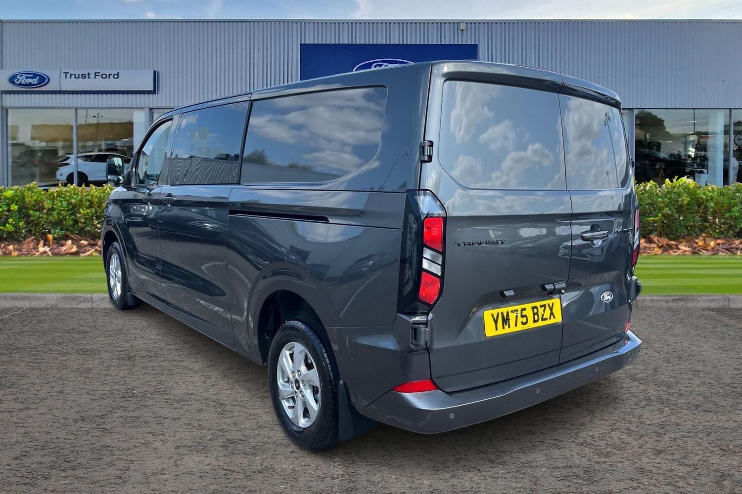Ford TRANSIT CUSTOM Photo 1