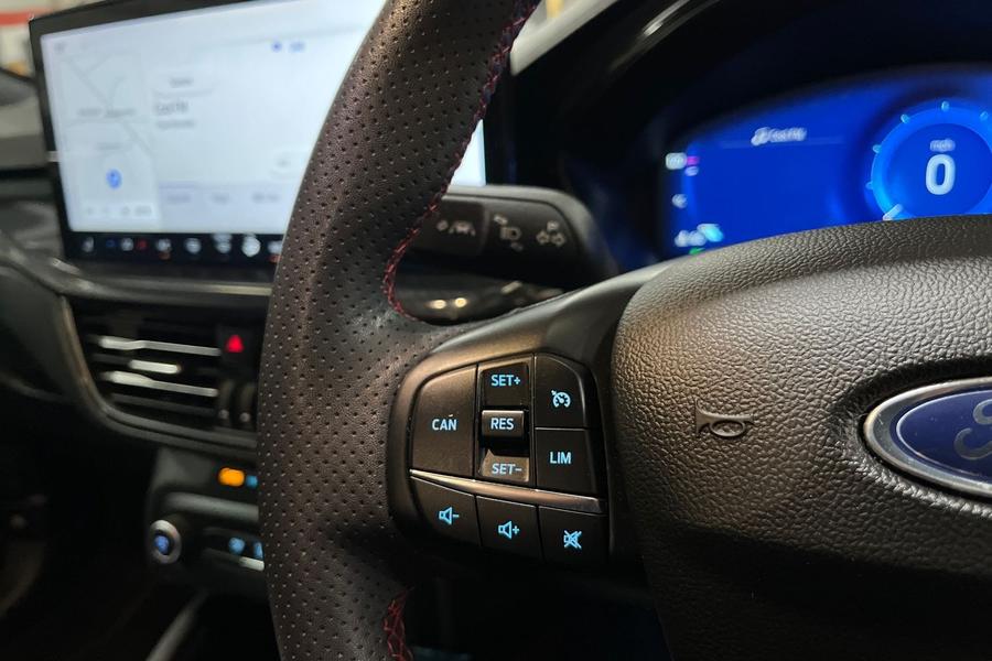 Ford FOCUS Photo autoimg-b1360905f1d12c77aca2d143c661018e079750d2.jpg