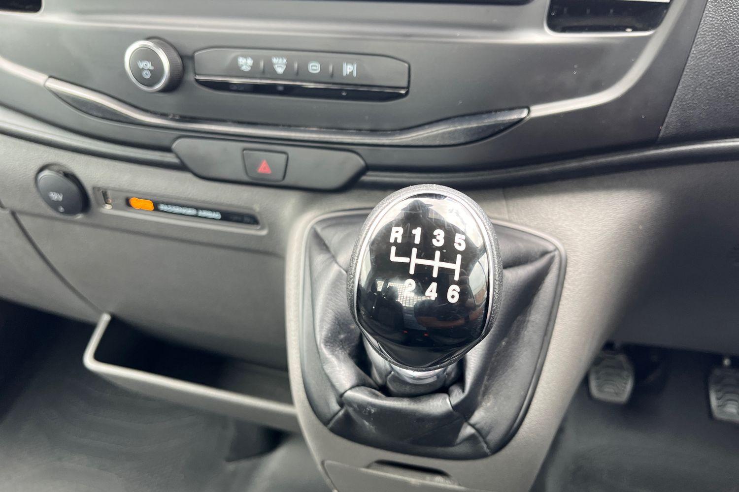 Ford TRANSIT Photo 16