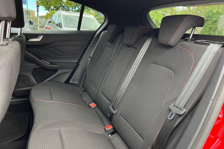 Ford Focus Photo autoimg-b13d459033de9aa91fea2e5cc03fddef44785cfc.jpg