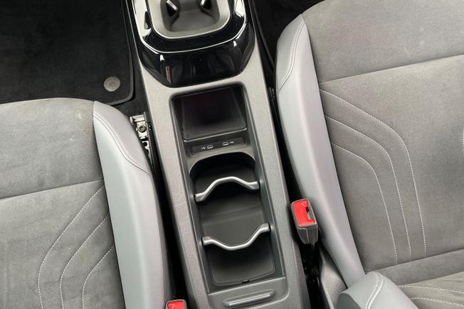VOLKSWAGEN ID.4 Photo 45