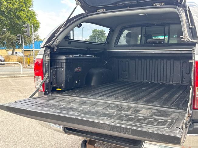 TOYOTA Hilux Photo 39
