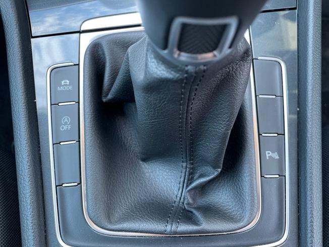 VOLKSWAGEN Golf Photo 31