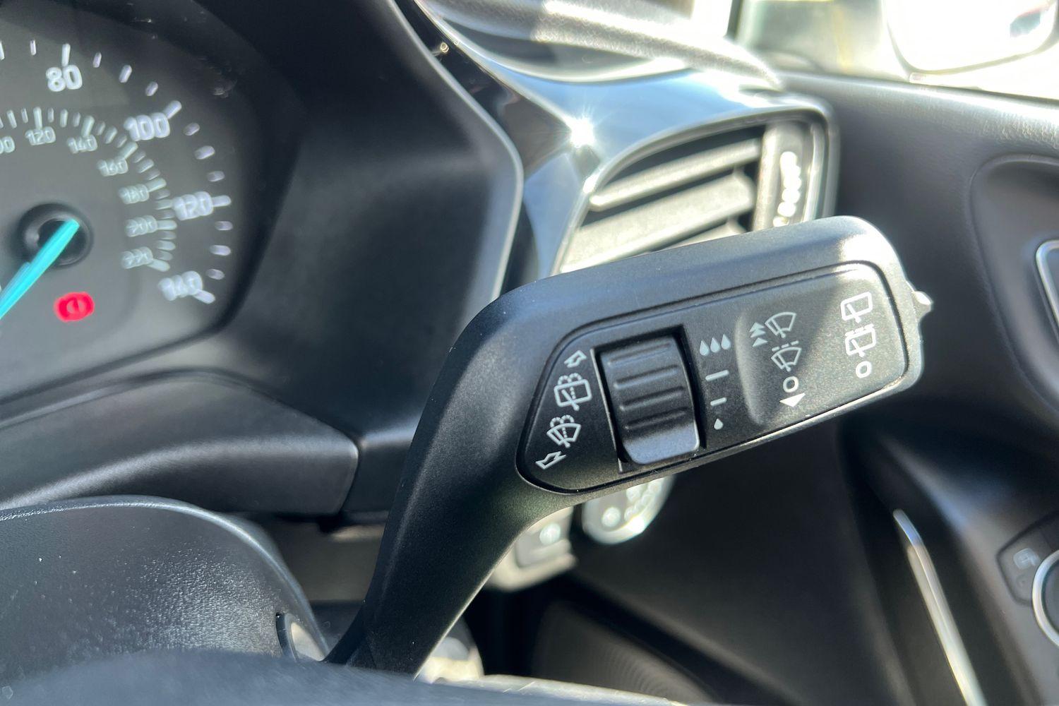 Ford FIESTA Photo 14