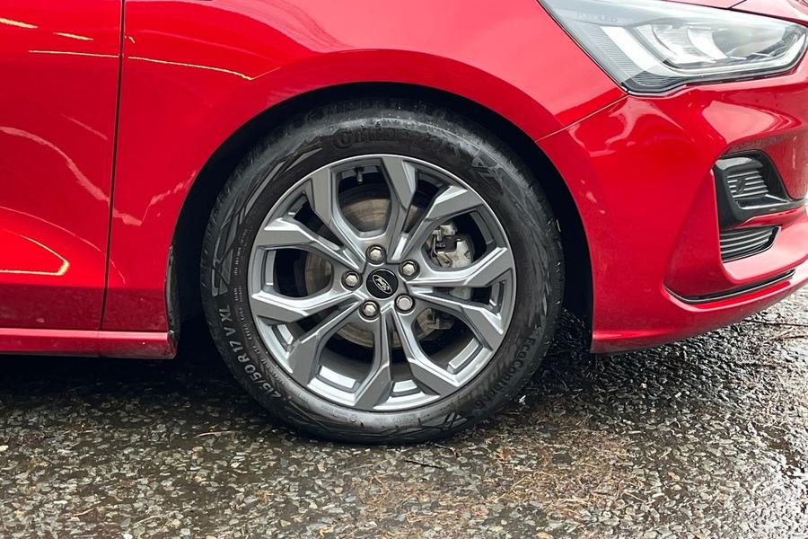 Ford Focus Photo autoimg-b143be69b2e674784188f16636060fcb7212dca4.jpg