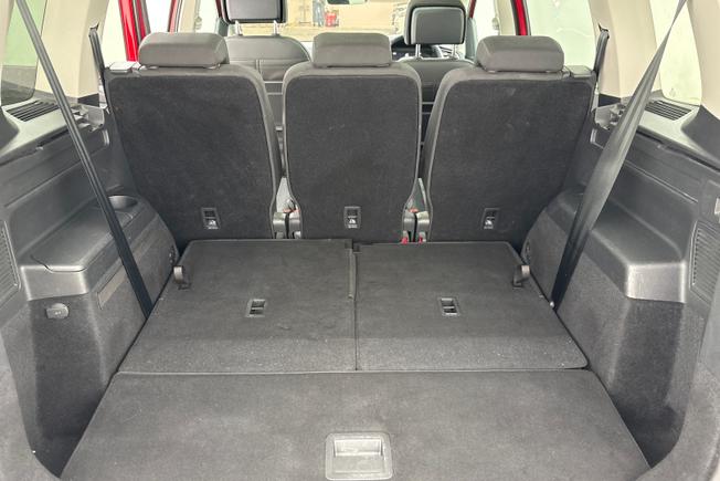 VOLKSWAGEN Touran Photo 12