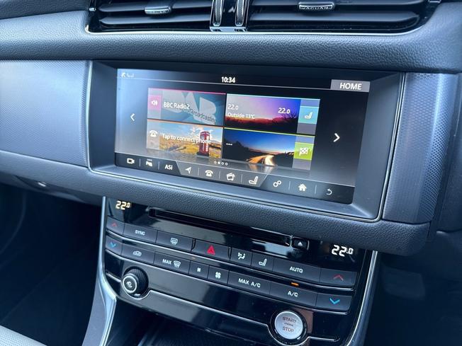 JAGUAR XF Photo 14
