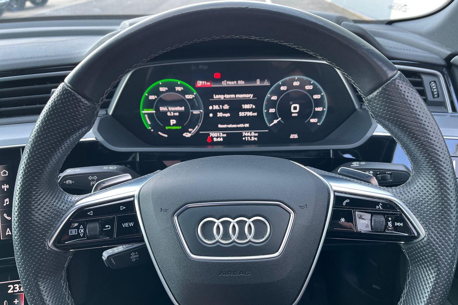 Audi E-TRON Photo 11