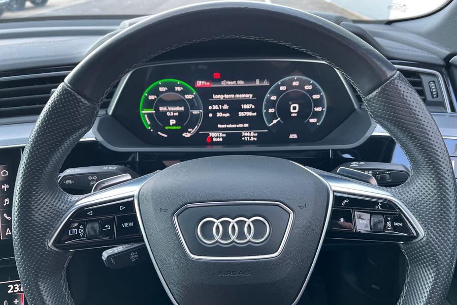 Audi E-TRON Photo autoimg-b1531f7ed18f3b14b2b601a1b3c01c4db05739c6.jpg