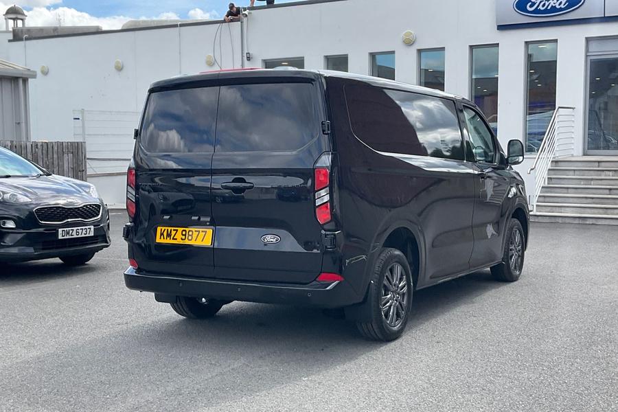 Ford TRANSIT CUSTOM Photo autoimg-b154e44ba16ee9376f79a1cc608851a8a06c44a3.jpg