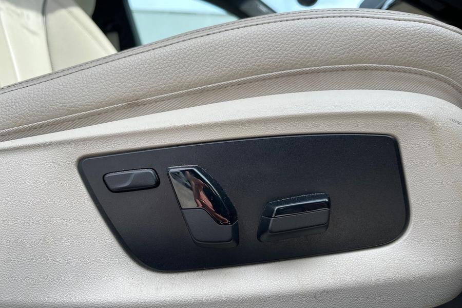 BMW 5 SERIES Photo autoimg-b157503a1c5b5b367adc150bc011fc52ce22ab25.jpg