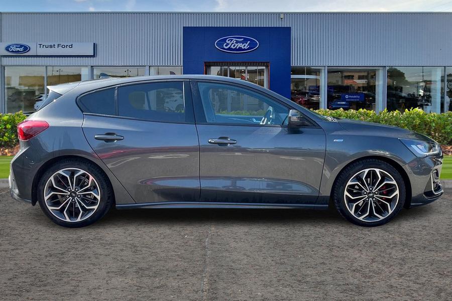 Ford Focus Photo autoimg-b1596ce3b0edaaabc43c2abb45897b359b94cce9.jpg