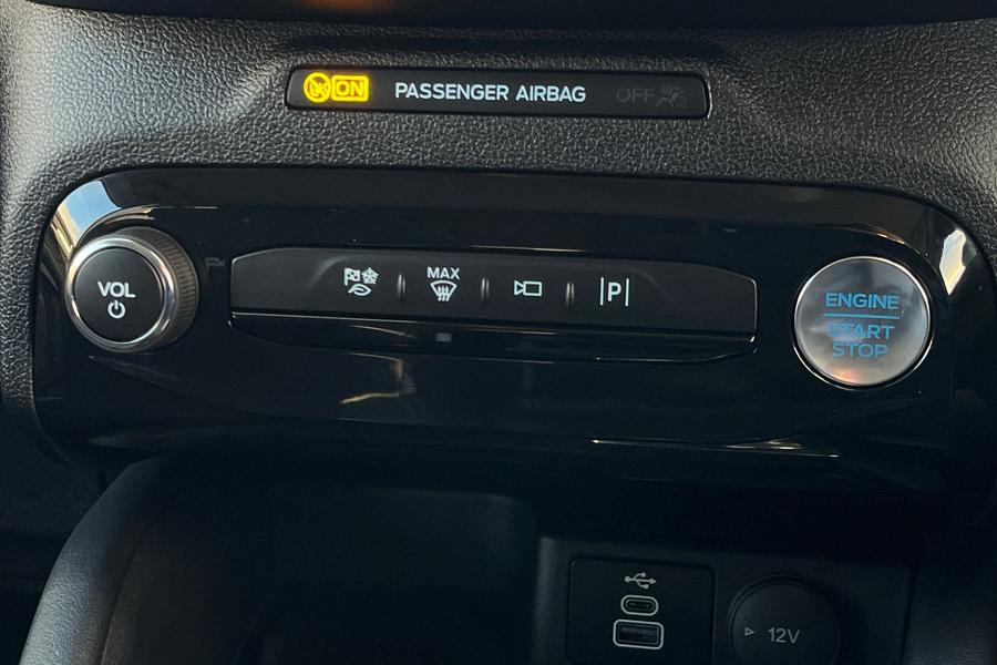 Ford KUGA Photo autoimg-b15aa8ff8b75c1bc4becf77f8bd07246db5e729e.jpg