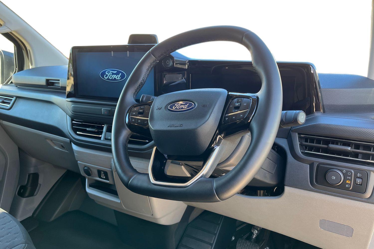 Ford E-TRANSIT CUSTOM Photo 13