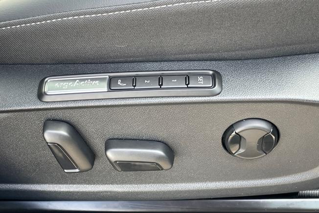 VOLKSWAGEN ID.3 Photo 42