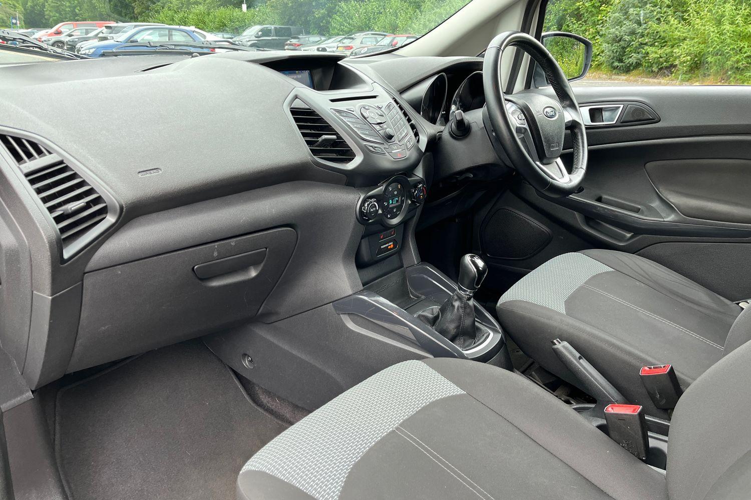 Ford ECOSPORT Photo 17