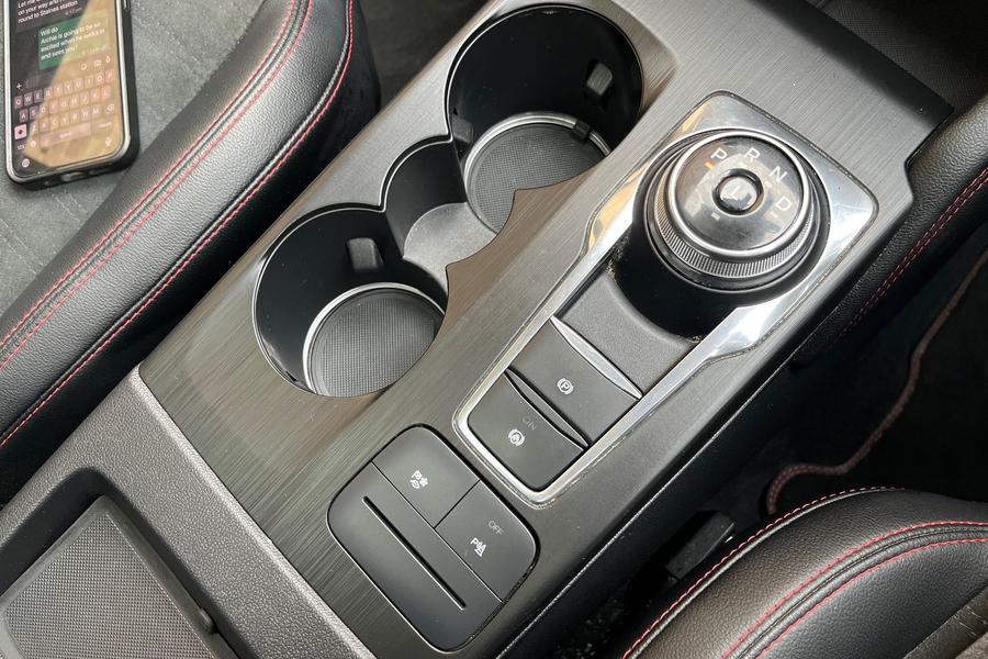 Ford KUGA Photo autoimg-b16ebad3cf612302d91332b1dddeffe068489173.jpg