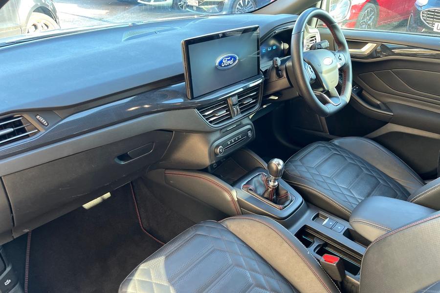 Ford FOCUS Photo autoimg-b173b45dd82978a54250b0153d3b9cc2618a23d8.jpg