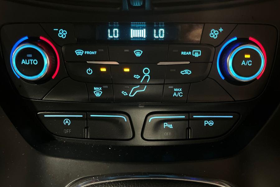 Ford KUGA Photo autoimg-b17484304c14fd05422a1e2db80bfa7a34d11594.jpg