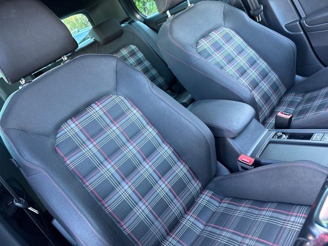 Volkswagen Golf Photo 26