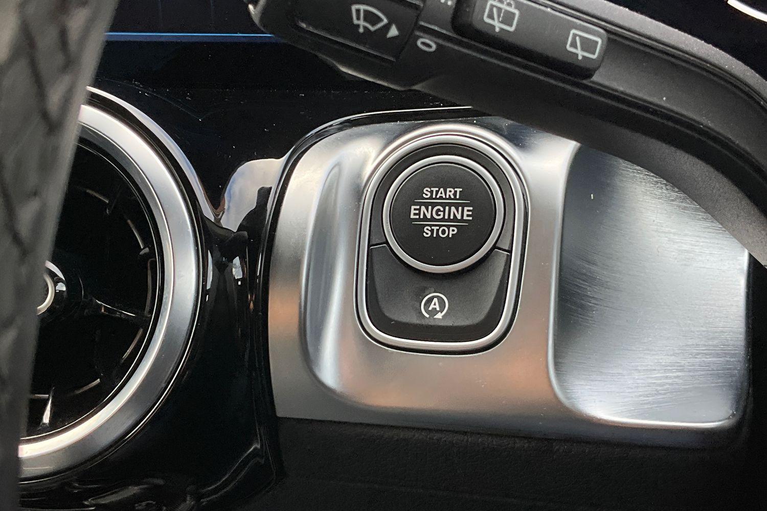 Mercedes-Benz GLB Photo 28