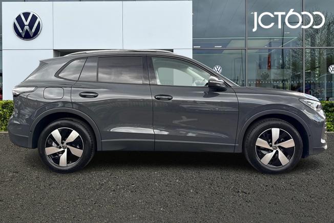 VOLKSWAGEN Tiguan Photo 4