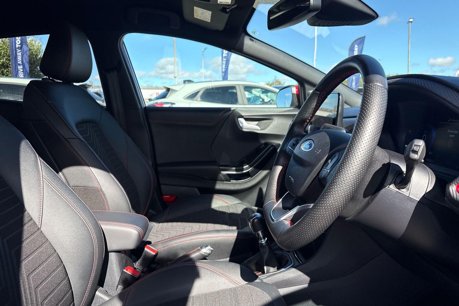 Ford PUMA Photo 16