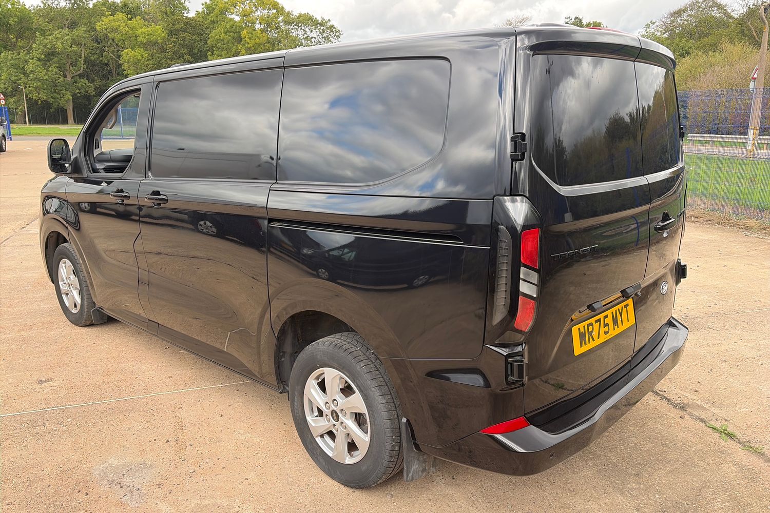 Ford TRANSIT CUSTOM Photo 1