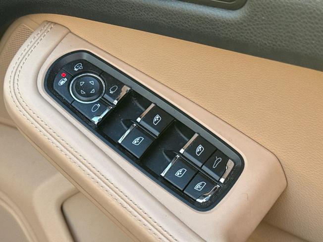PORSCHE Macan Photo 28