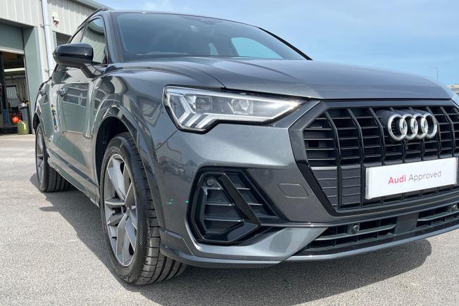 AUDI Q3 Photo 19