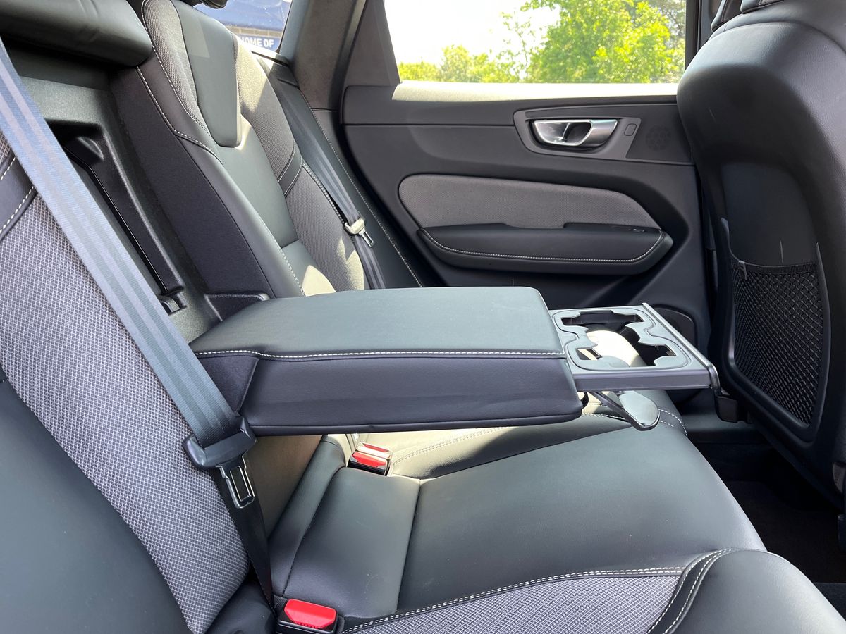 Volvo XC60 Photo 32