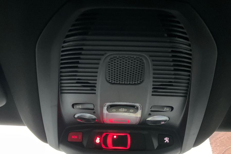 Peugeot 3008 Photo autoimg-b19007fc581d49f66ac0e7517bbc3a1bf3c6728b.jpg