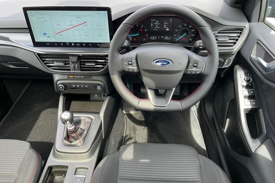 Ford FOCUS Photo autoimg-b19073c946f55702aea1cc591f9d410e136cc100.jpg