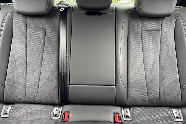 AUDI A4 Photo 43