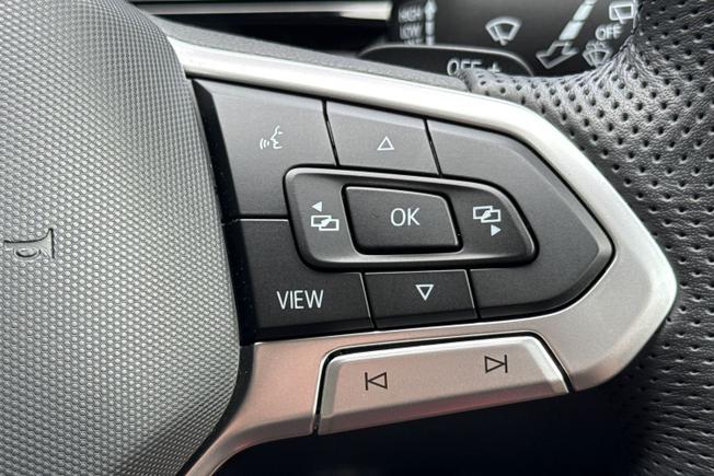 Volkswagen T-Roc Photo 17
