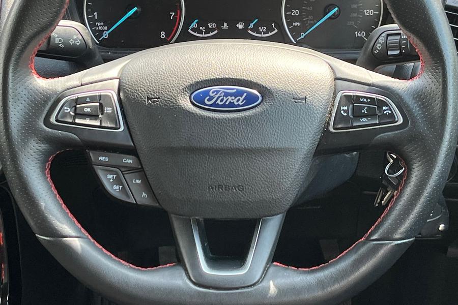 Ford ECOSPORT Photo autoimg-b1985bcc65832f674276c1ec3e2f0688a9992e43.jpg
