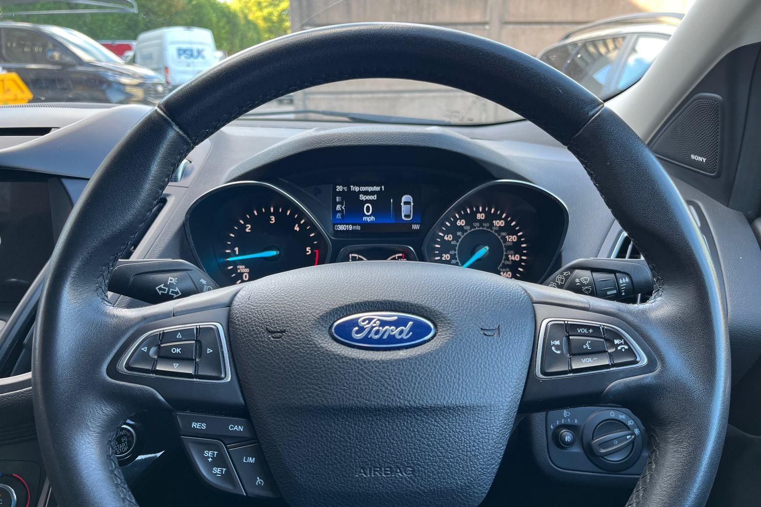 Ford KUGA Photo 11