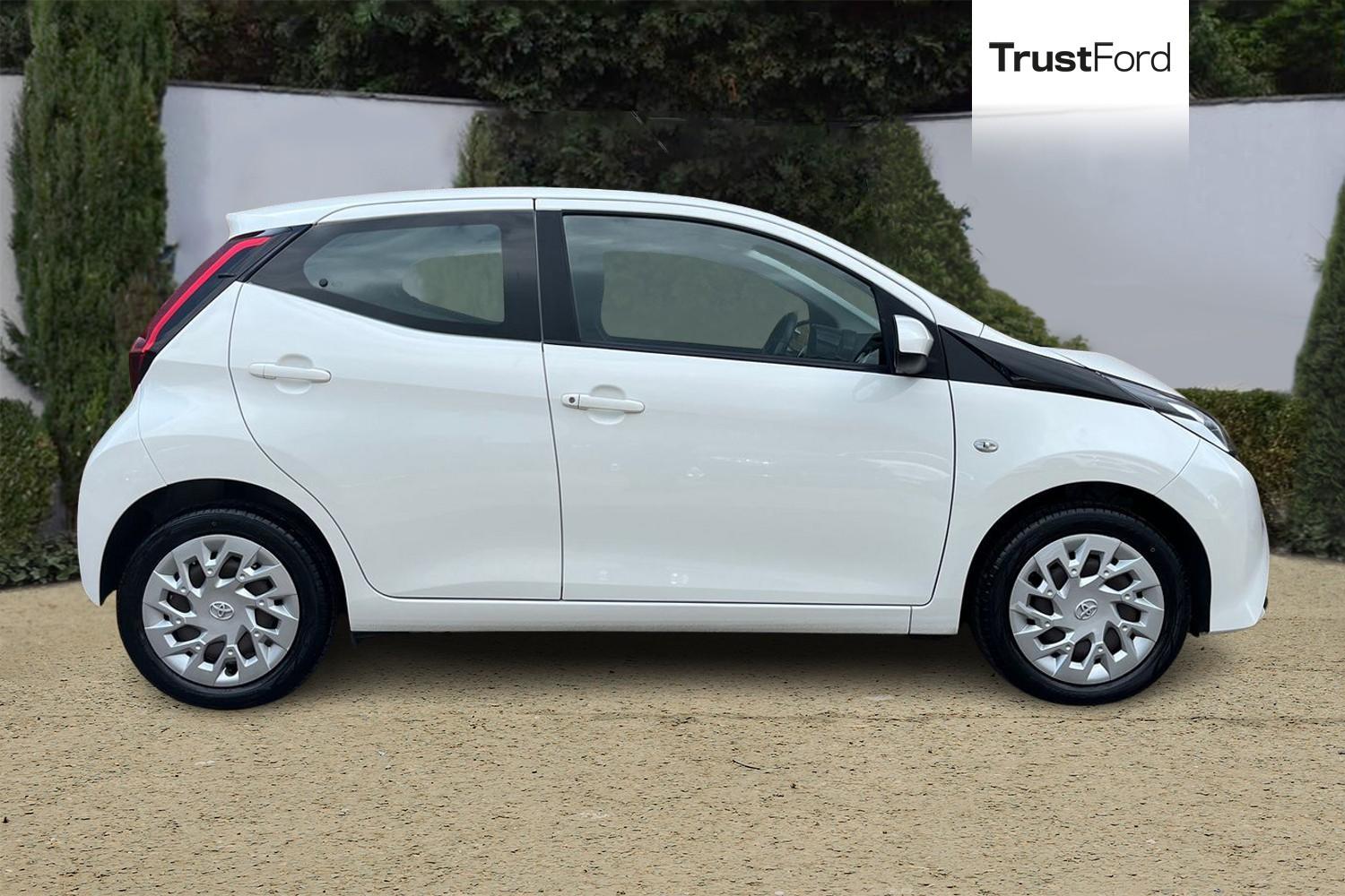 Toyota AYGO Photo 2
