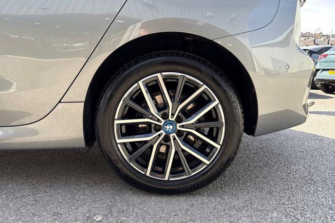 BMW 2 Series Photo 24
