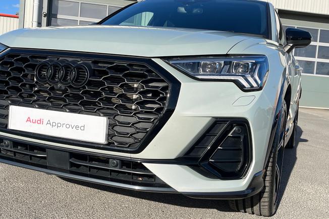 AUDI Q3 Photo 24