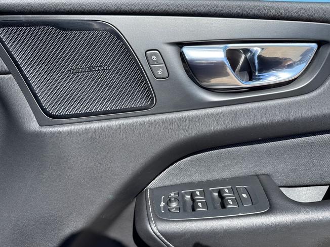 VOLVO XC60 Photo 30