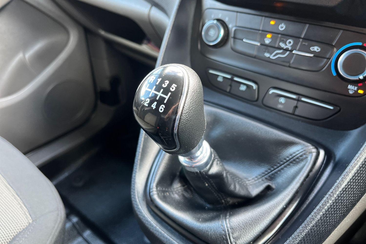 Ford TRANSIT CONNECT Photo 23