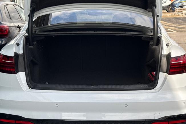 Audi A4 Photo 12