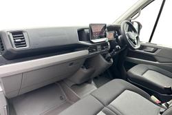 VOLKSWAGEN Crafter Photo 2